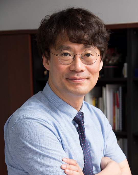 2023년 KAIST 리서치 데이에서 연구대상을 수상한 김희탁 교수